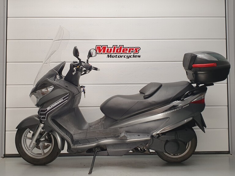 Suzuki UH 200 BURGMAN foto 2