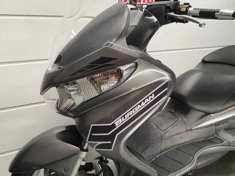 Suzuki UH 200 BURGMAN foto 3