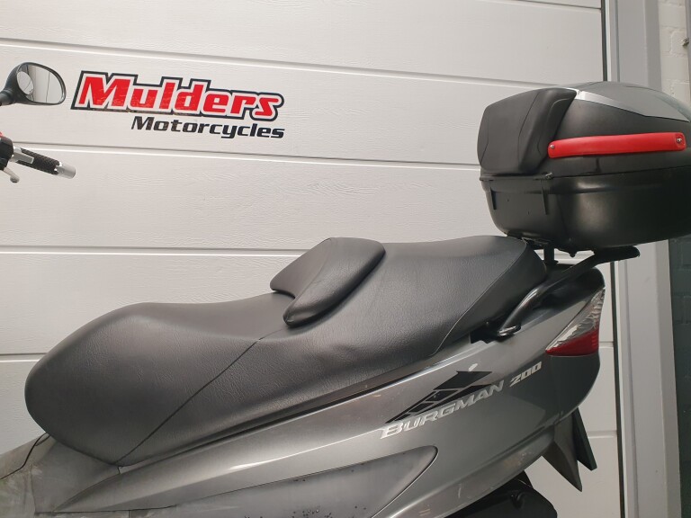 Suzuki UH 200 BURGMAN foto 7