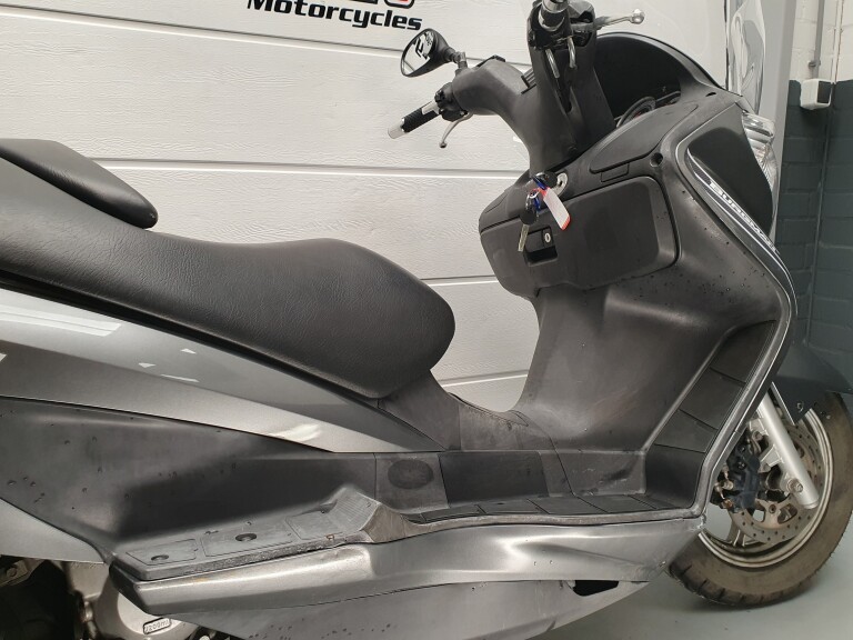 Suzuki UH 200 BURGMAN foto 10