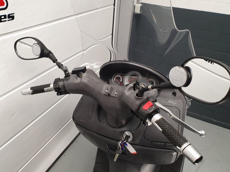 Suzuki UH 200 BURGMAN foto 13