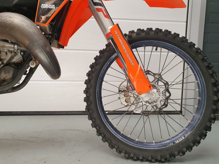KTM 125 SX EFI foto 11