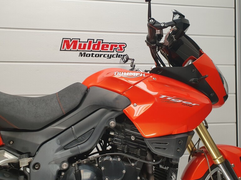 Triumph TIGER 1050 foto 11