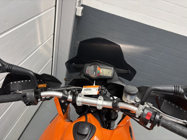 KTM 990 SUPERMOTO T foto 3