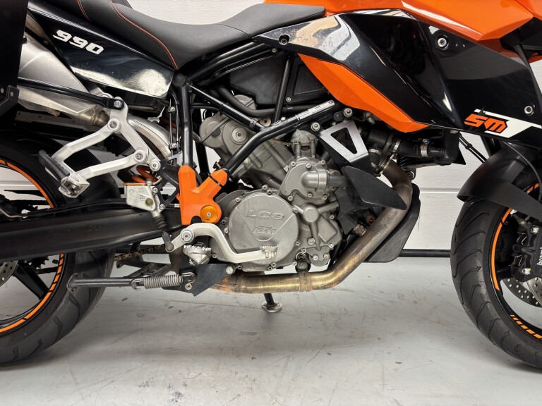 KTM 990 SUPERMOTO T foto 5