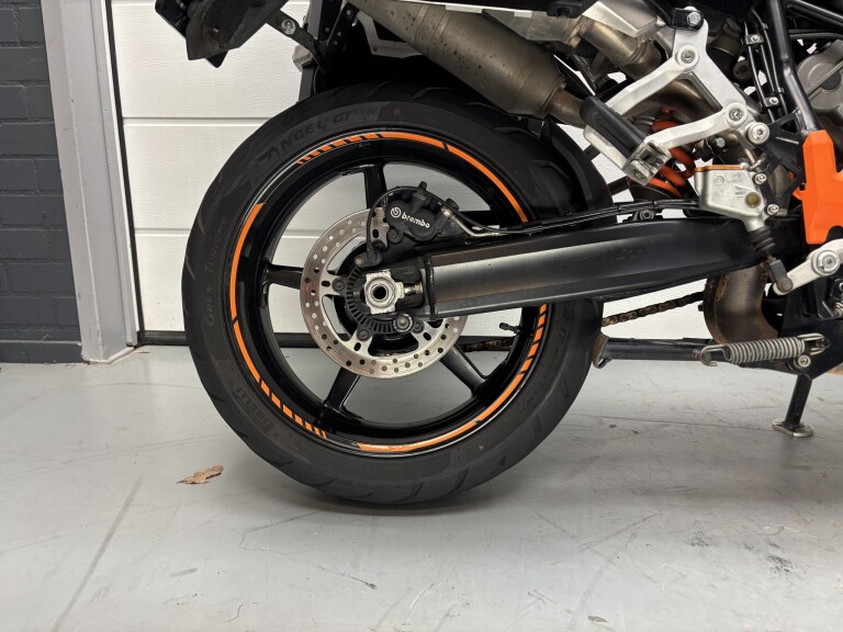KTM 990 SUPERMOTO T foto 7