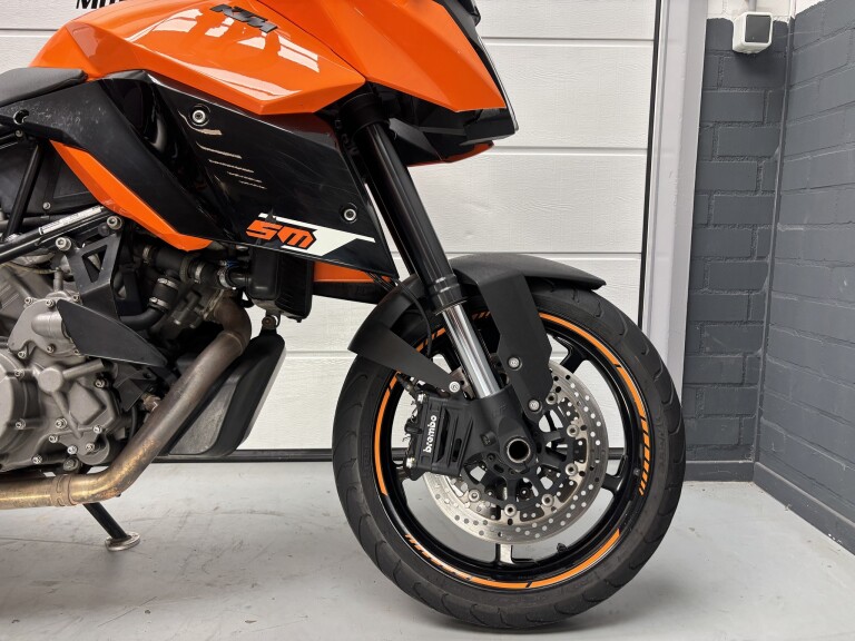 KTM 990 SUPERMOTO T foto 8