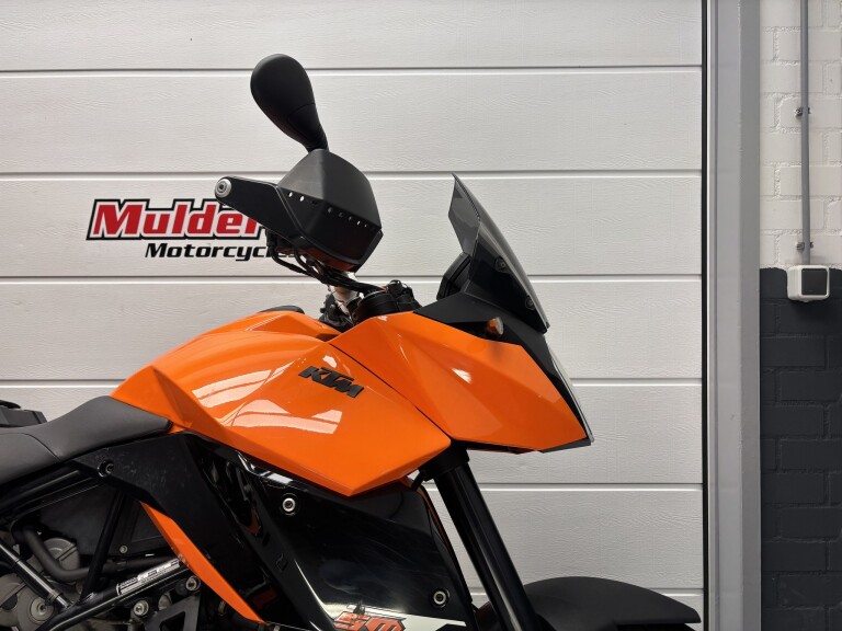 KTM 990 SUPERMOTO T foto 9