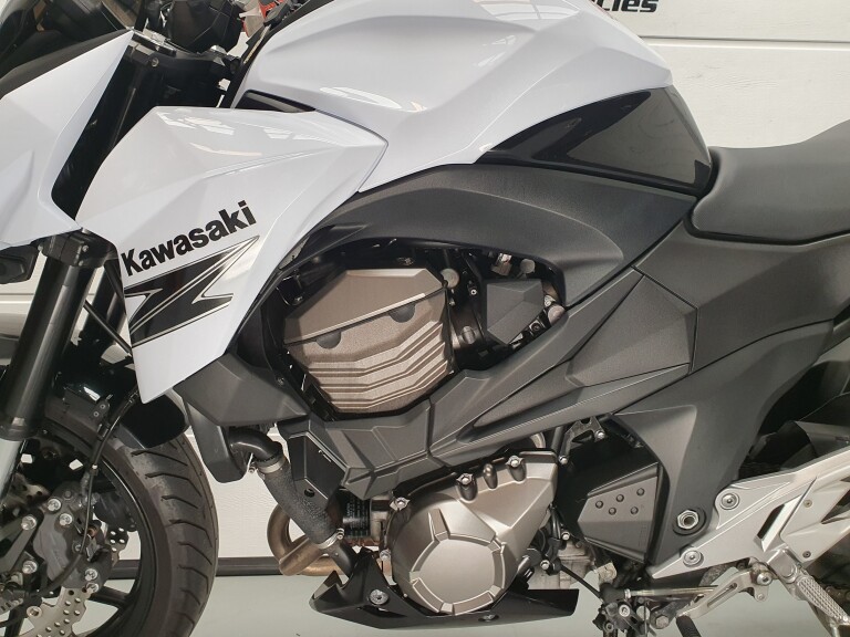 Kawasaki Z 800 ABS foto 5