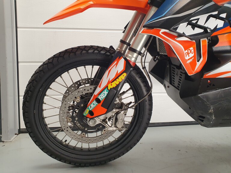 KTM 890 ADVENTURE R foto 3