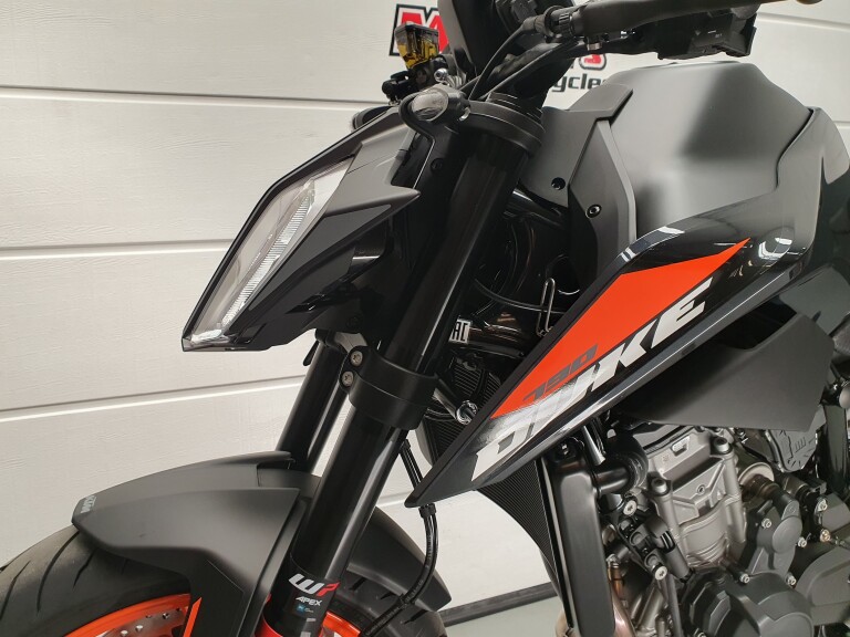 KTM 790 DUKE L ABS foto 4