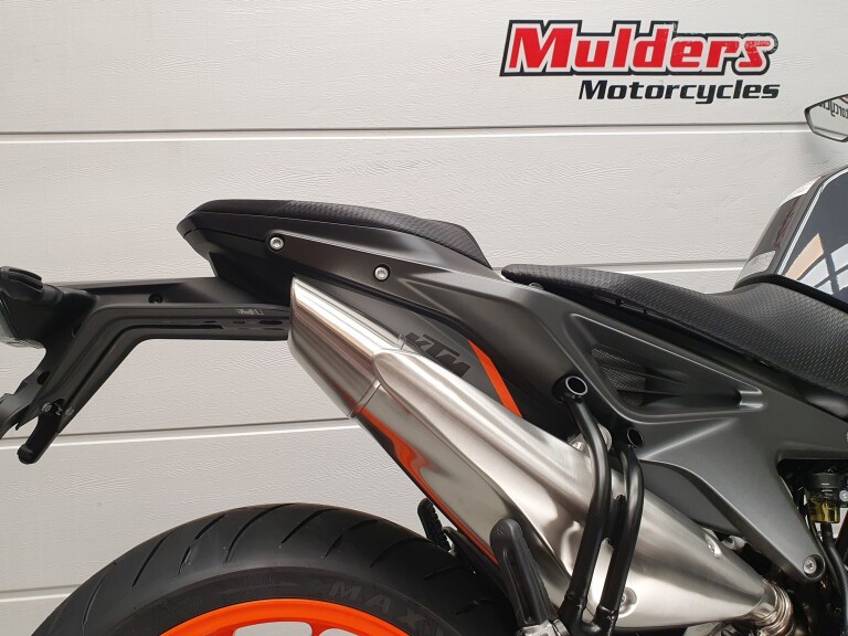 KTM 790 DUKE L ABS foto 10