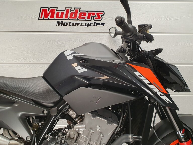 KTM 790 DUKE L ABS foto 12
