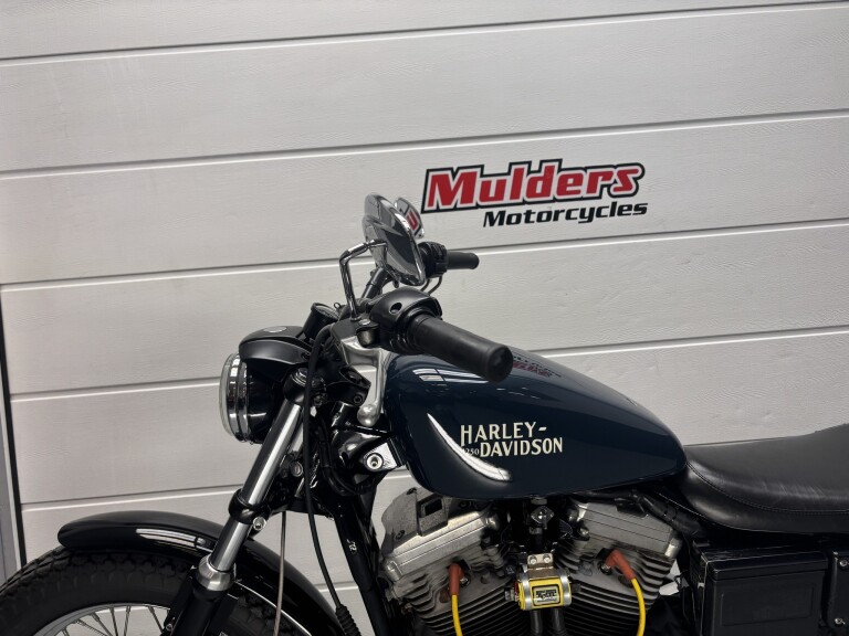 Harley-Davidson XLH Sportster 883 foto 12