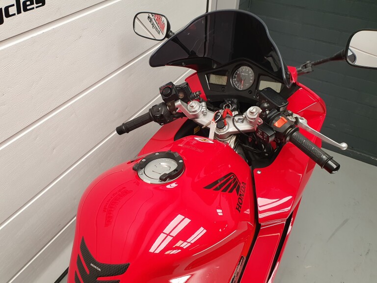 Honda VFR 800 VTEC foto 15