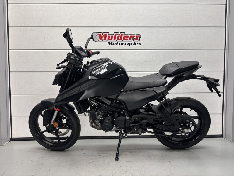 KTM 125 DUKE foto 2