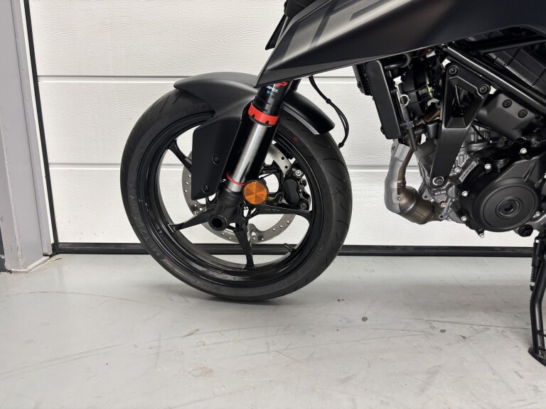 KTM 125 DUKE foto 3