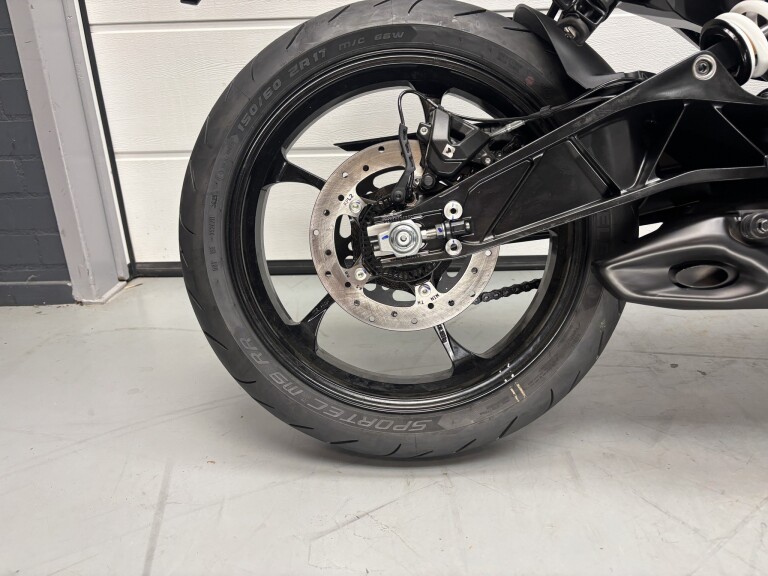KTM 125 DUKE foto 8