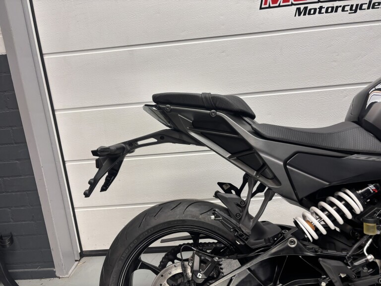 KTM 125 DUKE foto 9