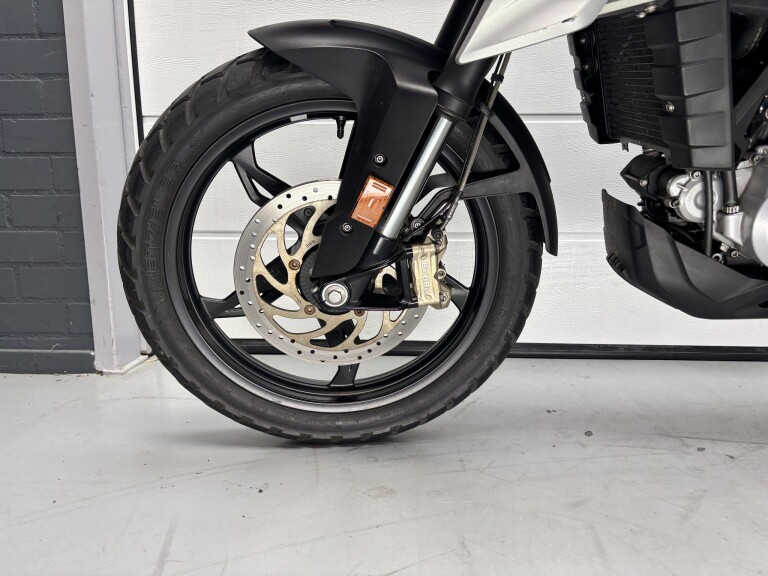 BMW G 310 GS foto 13