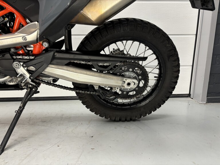 KTM 690 ENDURO R foto 8