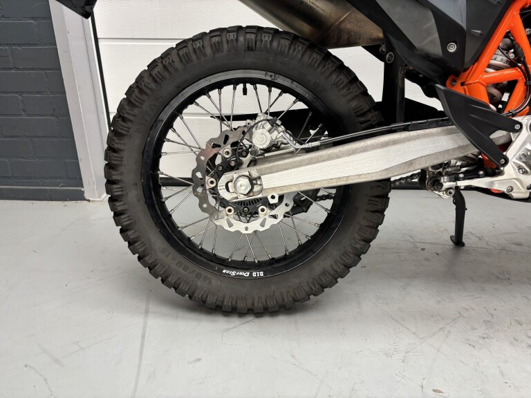 KTM 690 ENDURO R foto 9