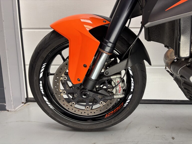KTM 1290 SUPER DUKE R foto 12