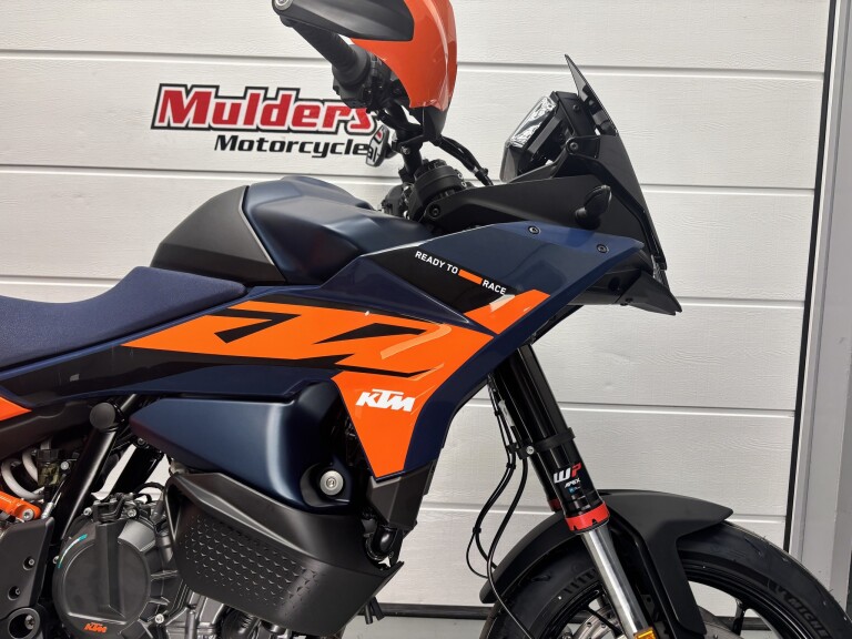 KTM 890 SMT foto 10