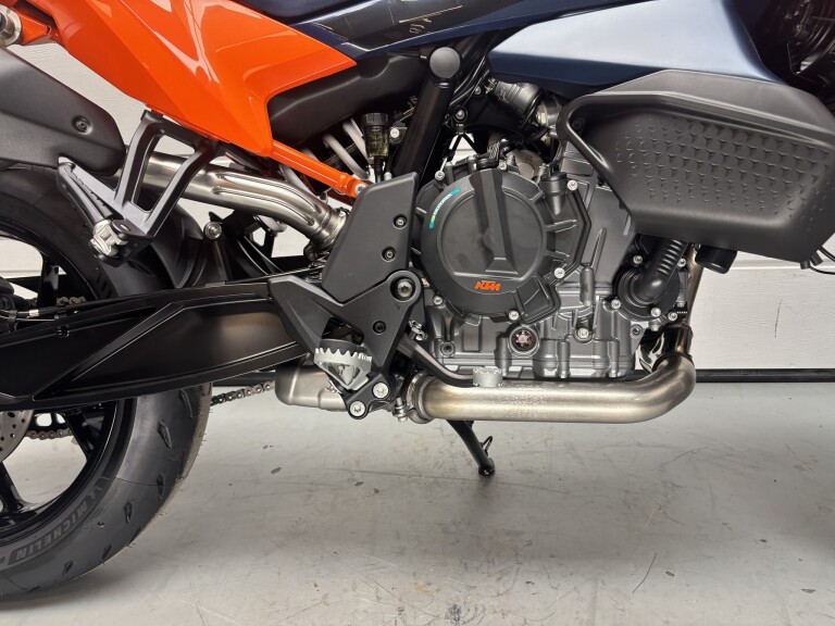 KTM 890 SMT foto 13