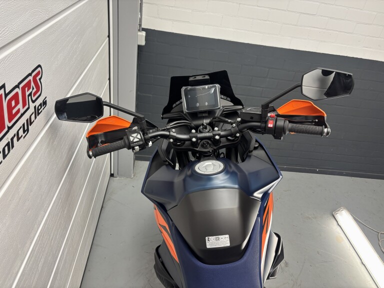 KTM 890 SMT foto 15