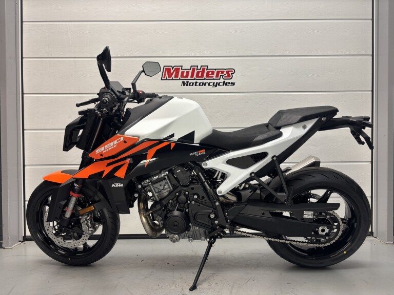 KTM 990 DUKE foto 2