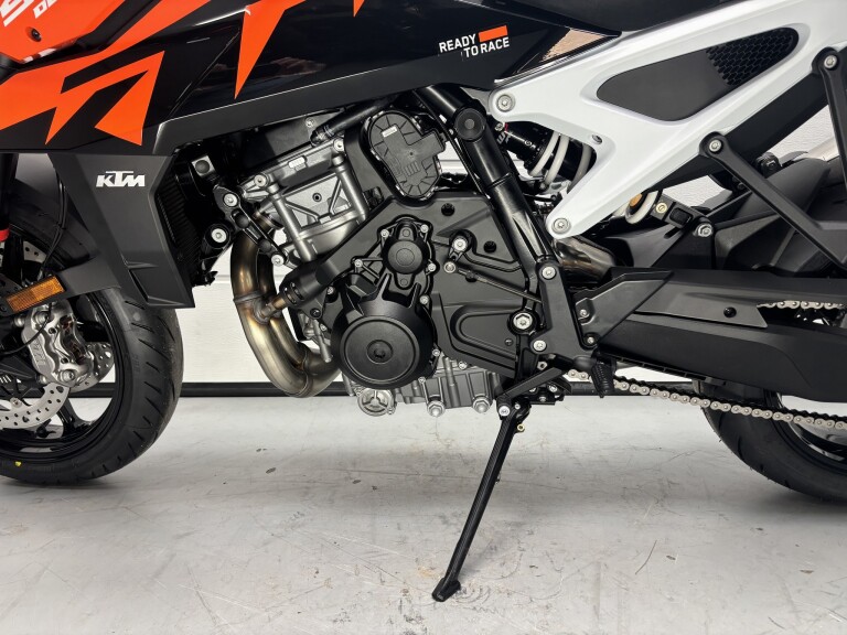 KTM 990 DUKE foto 3