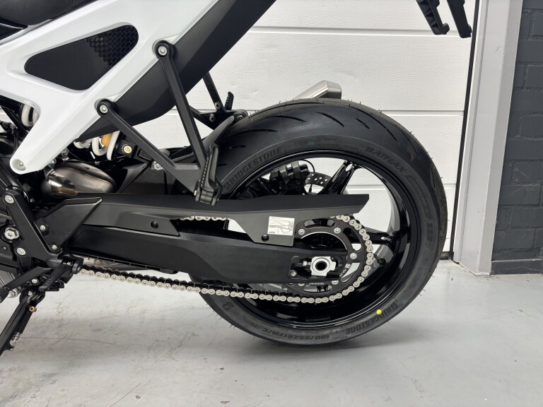 KTM 990 DUKE foto 8