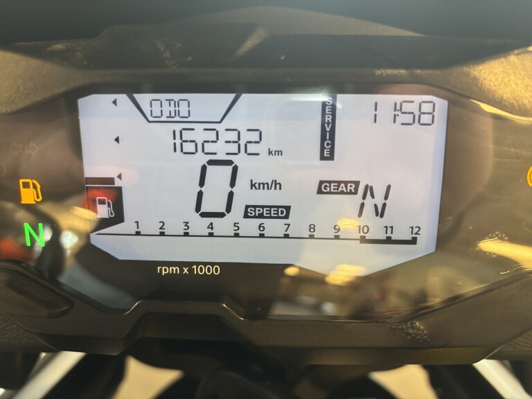 BMW G 310 GS foto 13