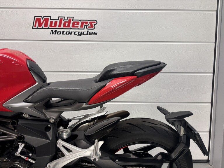 MV agusta BRUTALE 800 foto 4