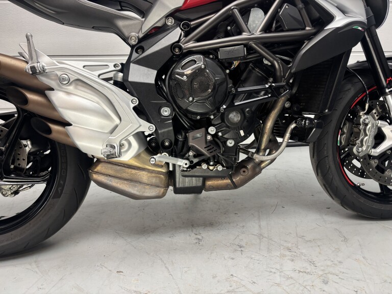 MV agusta BRUTALE 800 foto 7