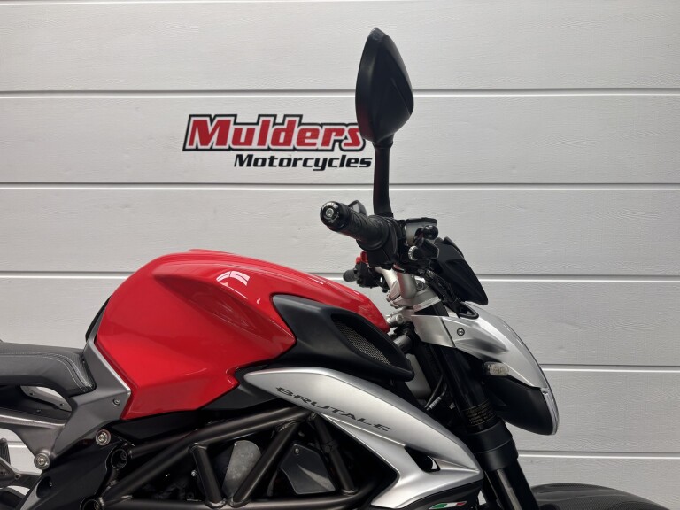 MV agusta BRUTALE 800 foto 11