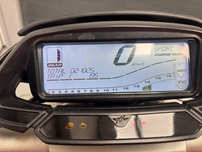 MV agusta BRUTALE 800 foto 12