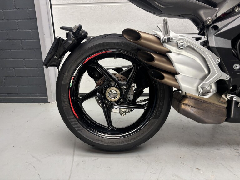MV agusta BRUTALE 800 foto 13