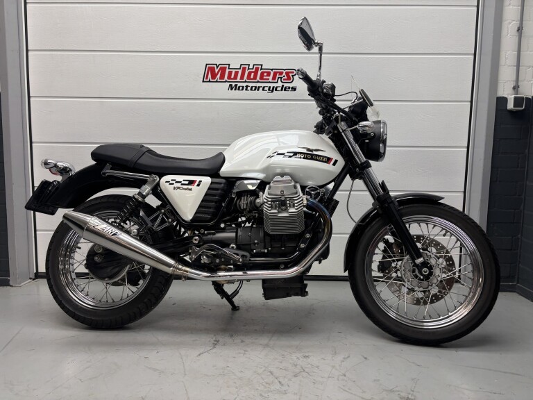 Moto Guzzi V7 CAFÉ CLASSIC 