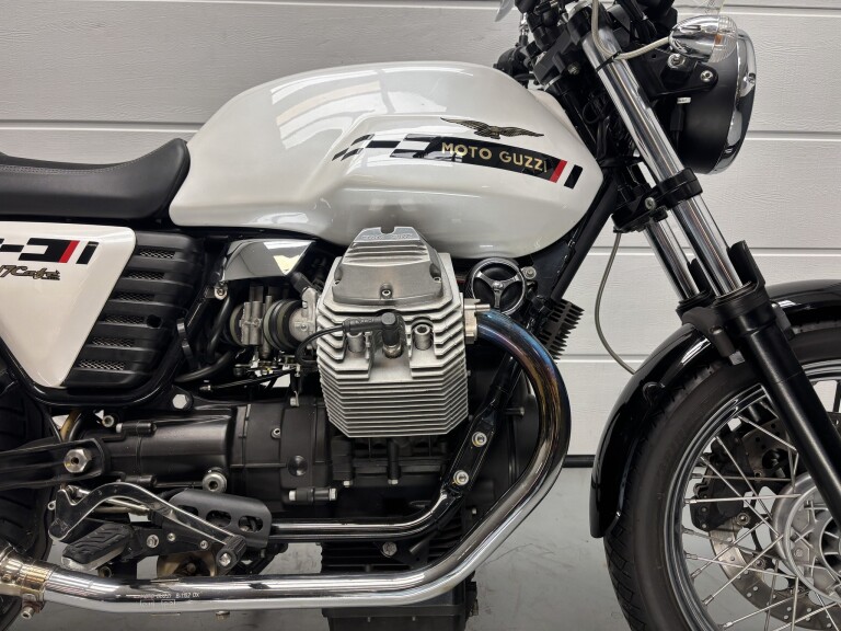 Moto Guzzi V7 CAFÉ CLASSIC foto 4