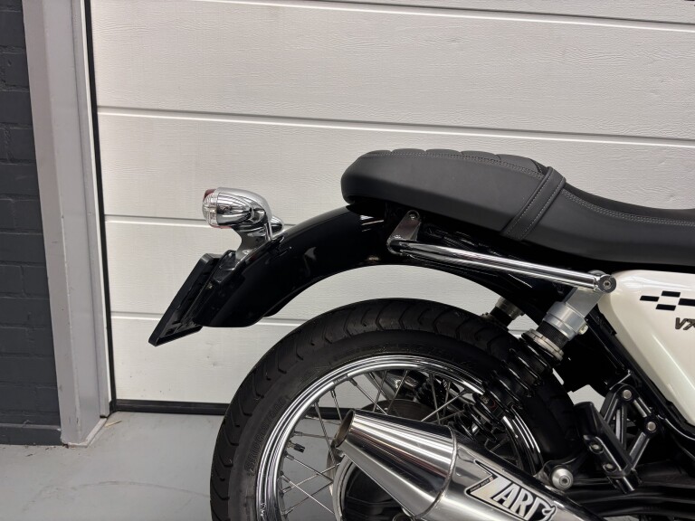 Moto Guzzi V7 CAFÉ CLASSIC foto 8