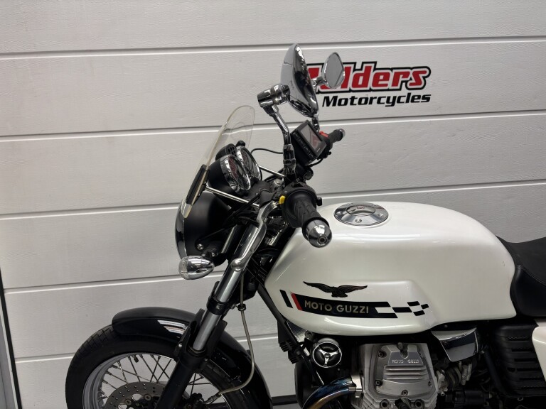 Moto Guzzi V7 CAFÉ CLASSIC foto 11