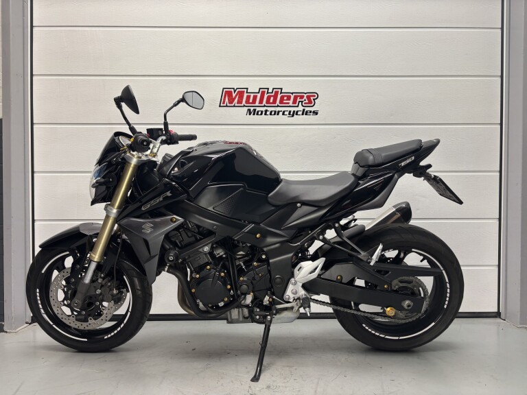 Suzuki GSR 750 ABS foto 2