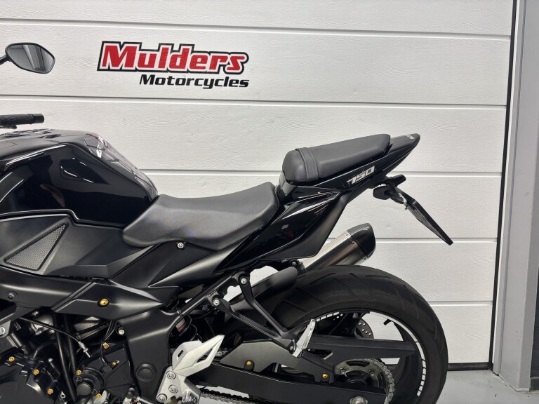 Suzuki GSR 750 ABS foto 4