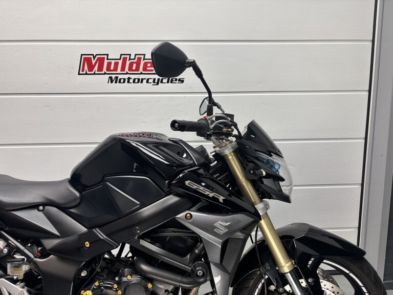 Suzuki GSR 750 ABS foto 7