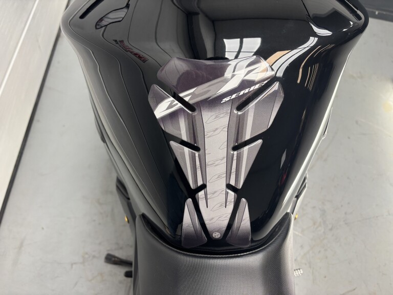 Suzuki GSR 750 ABS foto 12
