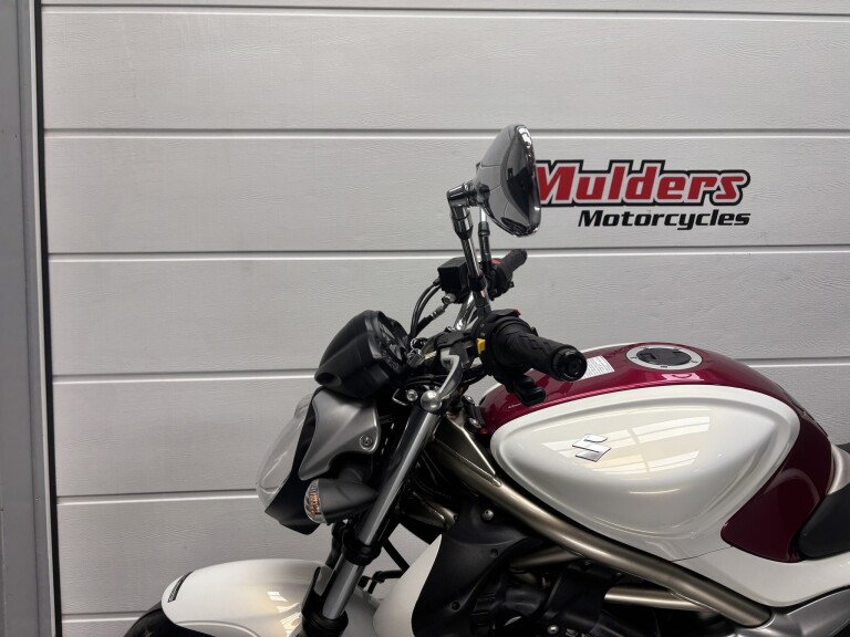 Suzuki GLADIUS foto 11