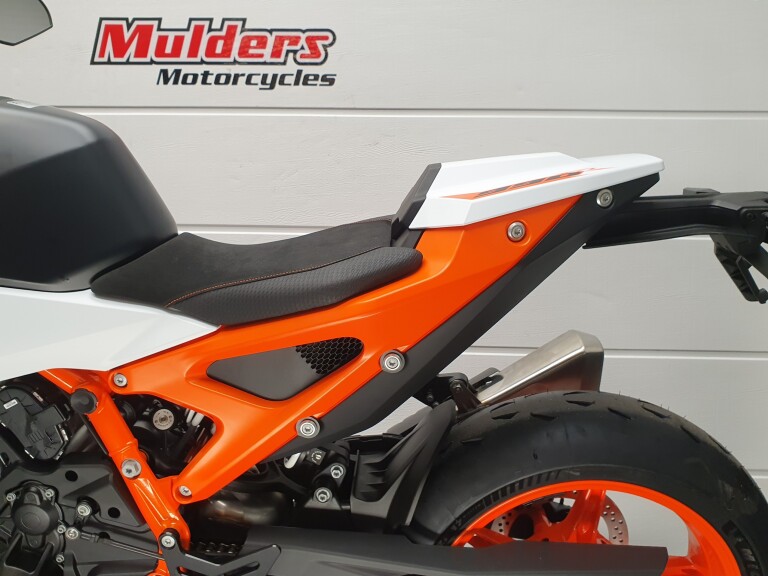 KTM 990 DUKE R foto 6