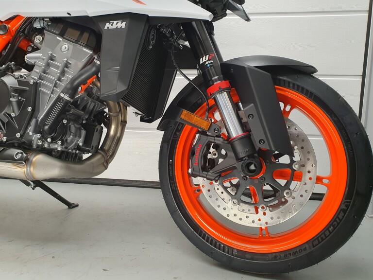 KTM 990 DUKE R foto 13
